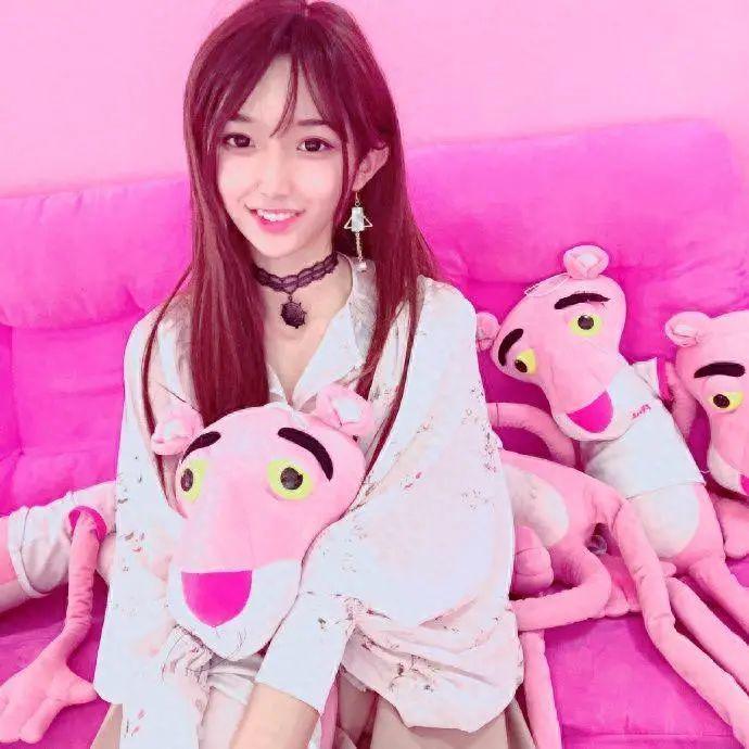 网红艾比承认是变性人！整容上百次出现严重后遗症