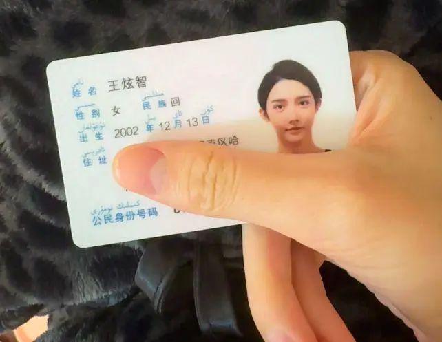 网红艾比承认是变性人！整容上百次出现严重后遗症