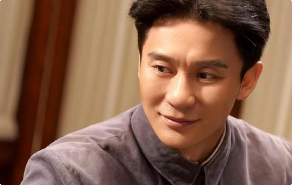 同样是演宋庆龄，把董璇版和李羚、许晴等人对比，高下立见