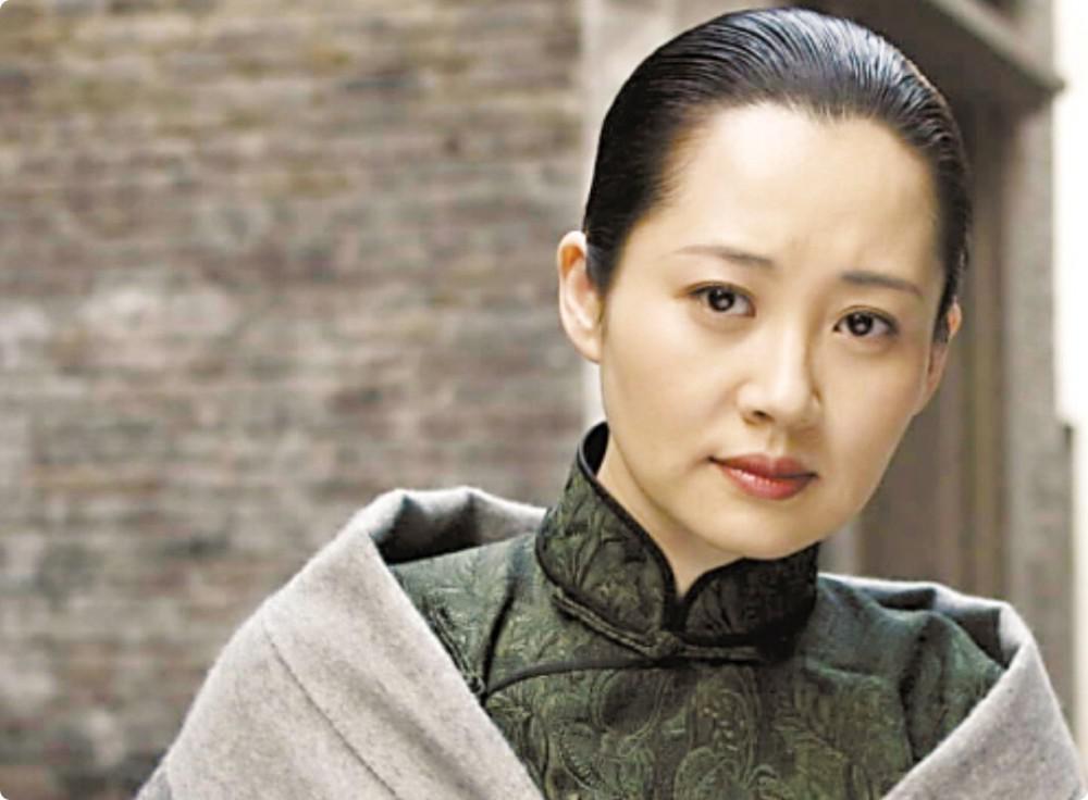 同样是演宋庆龄，把董璇版和李羚、许晴等人对比，高下立见