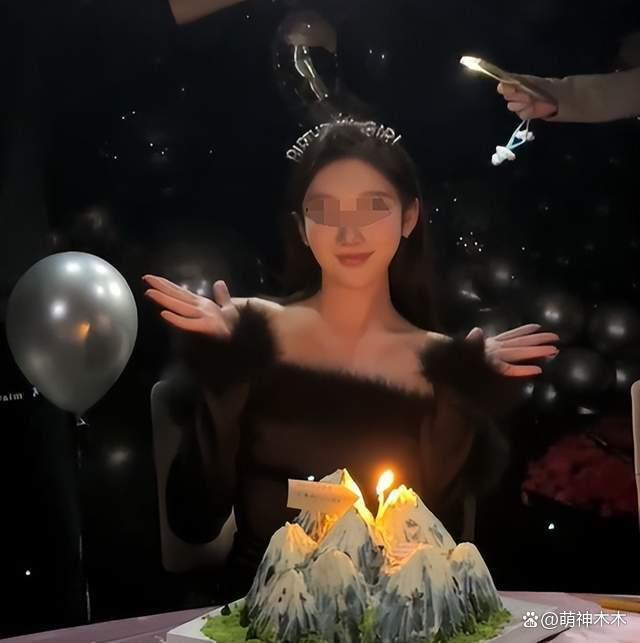 全员恶人！吴亦凡妈妈被嘲男宝妈直接删文，都美竹前闺蜜遭禁言