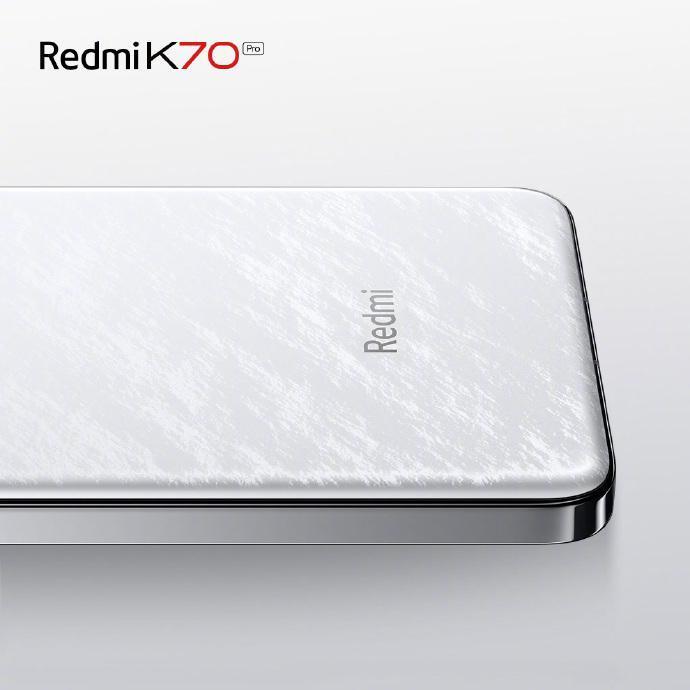 小米 Redmi K70 Pro 手机晴雪配色公布：白色玻璃机身   金属中框