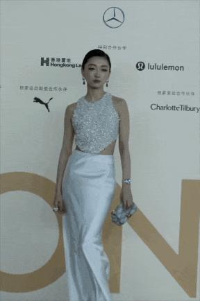 顶流红毯:热巴性感华贵,娜然清新脱俗!但娜扎这次秒了所有