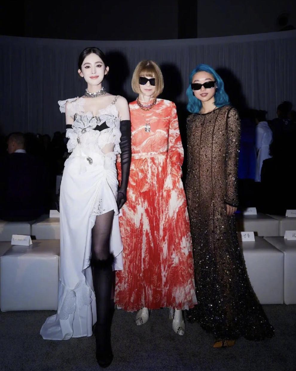 顶流红毯:热巴性感华贵,娜然清新脱俗!但娜扎这次秒了所有