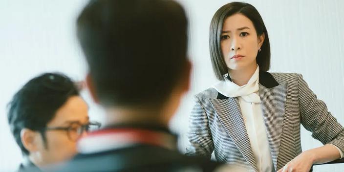 佘诗曼在演一种很新的宫斗