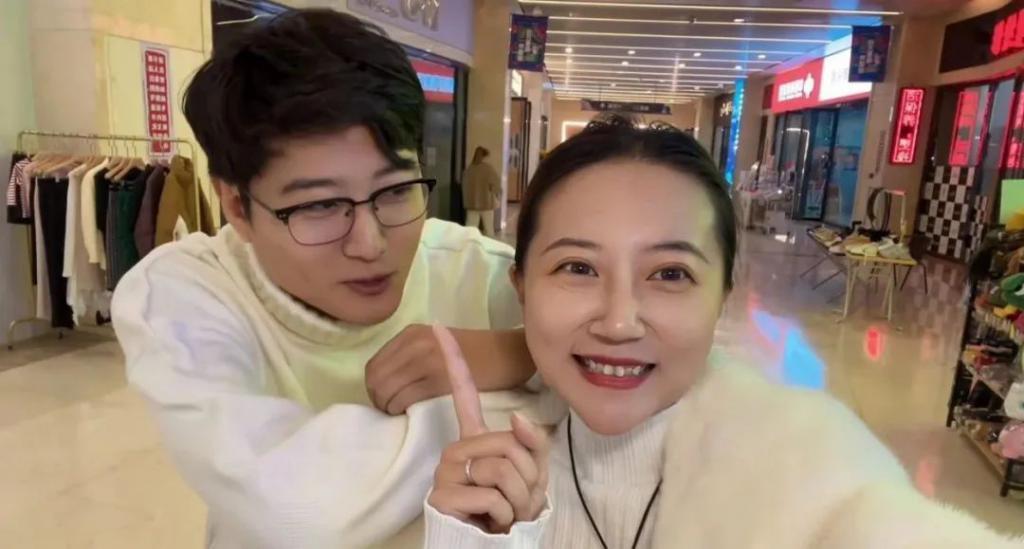 专访津门小哪吒：探店三年月入上万，却没吃过一口热饭