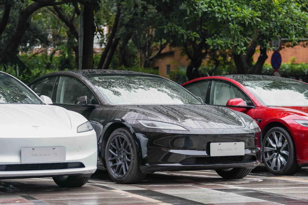 特斯拉一个月涨价 4 次，它可能憋了一个「大招」