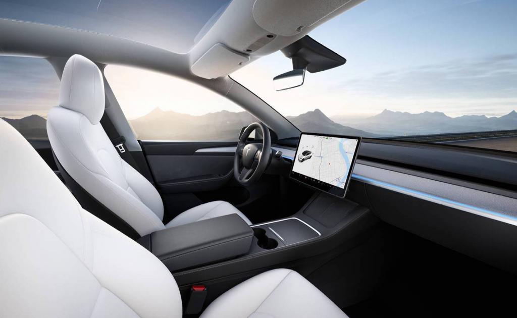 特斯拉一个月涨价 4 次，它可能憋了一个「大招」