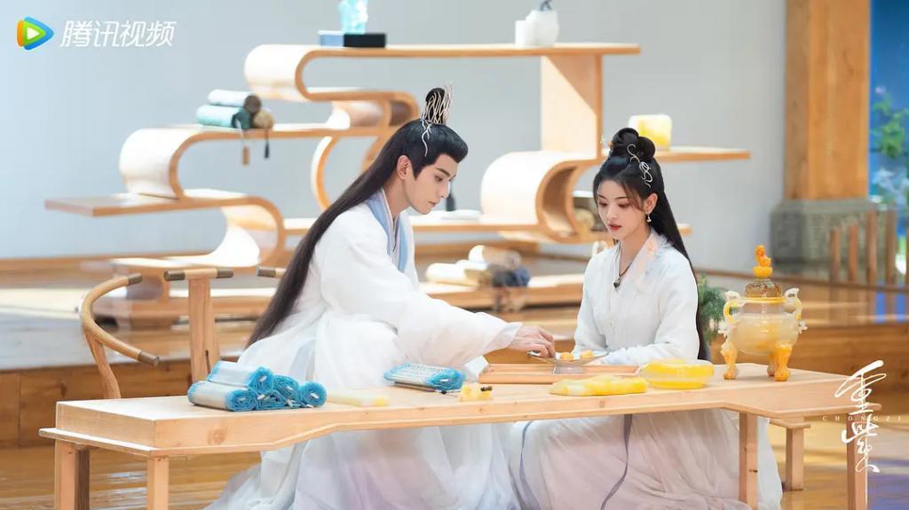 过时、错改、无效内卷，年度类型剧三宗罪