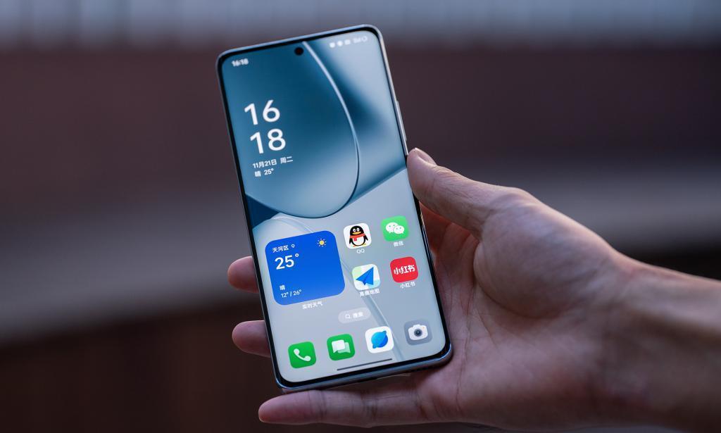 OPPO Reno11首发评测：「要啥有啥」才是「超级标准版」