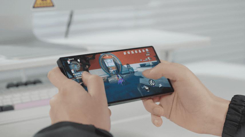 双面纯平不打孔，红魔在游戏手机上玩的设计，成了。