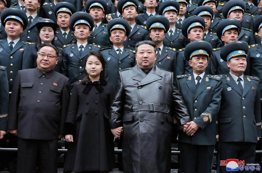 金正恩视察侦察卫星“万里镜-1”号运用准备情况