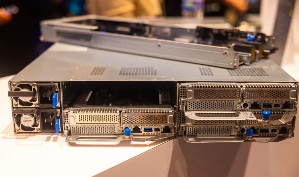576个 Neoverse V2 核心，华硕展示2U RS720QN-E11-RS24U 服务器