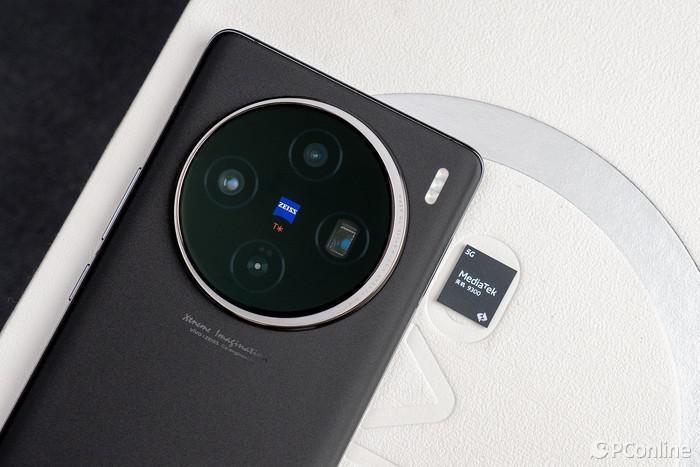 不露锋芒的旗舰标准版，也能拥有满分体验