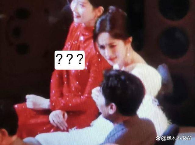 杨幂未来堪忧！尖叫之夜地位尴尬，95花狂抢热搜，前路何在？