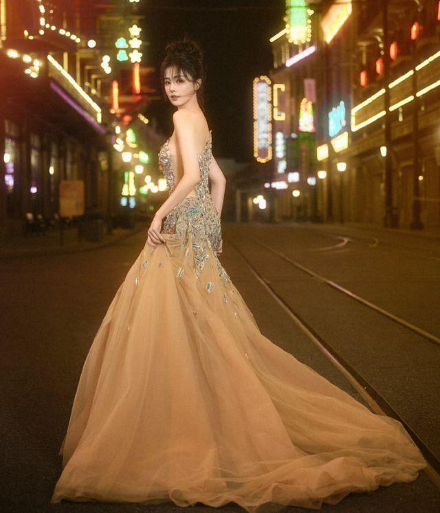 尖叫之夜女星有多拼？倪妮两套高定称霸，杨幂全球首穿搭50万珠宝