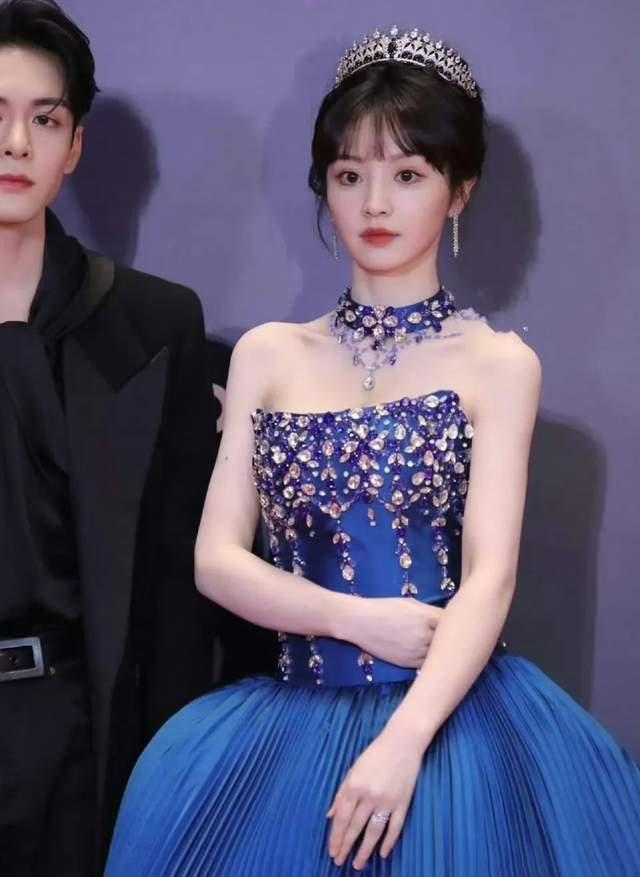 尖叫之夜女星有多拼？倪妮两套高定称霸，杨幂全球首穿搭50万珠宝