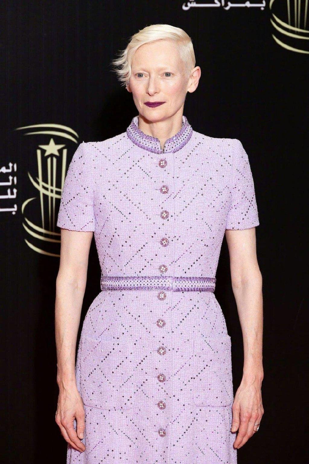 不断换脸的63岁“外星人”，凭什么当女神？