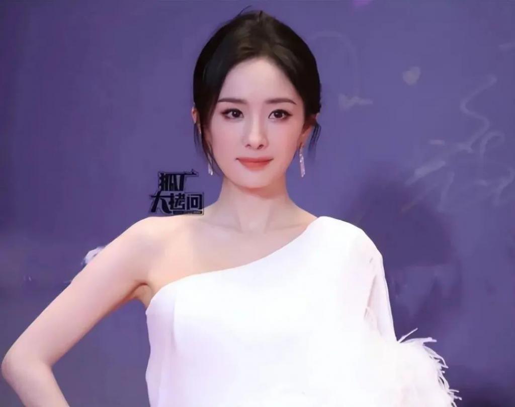 澳门这一夜！杨幂有料，倪妮诱人，但高叶只惊艳了上半身