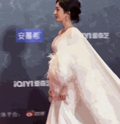 澳门这一夜！杨幂有料，倪妮诱人，但高叶只惊艳了上半身