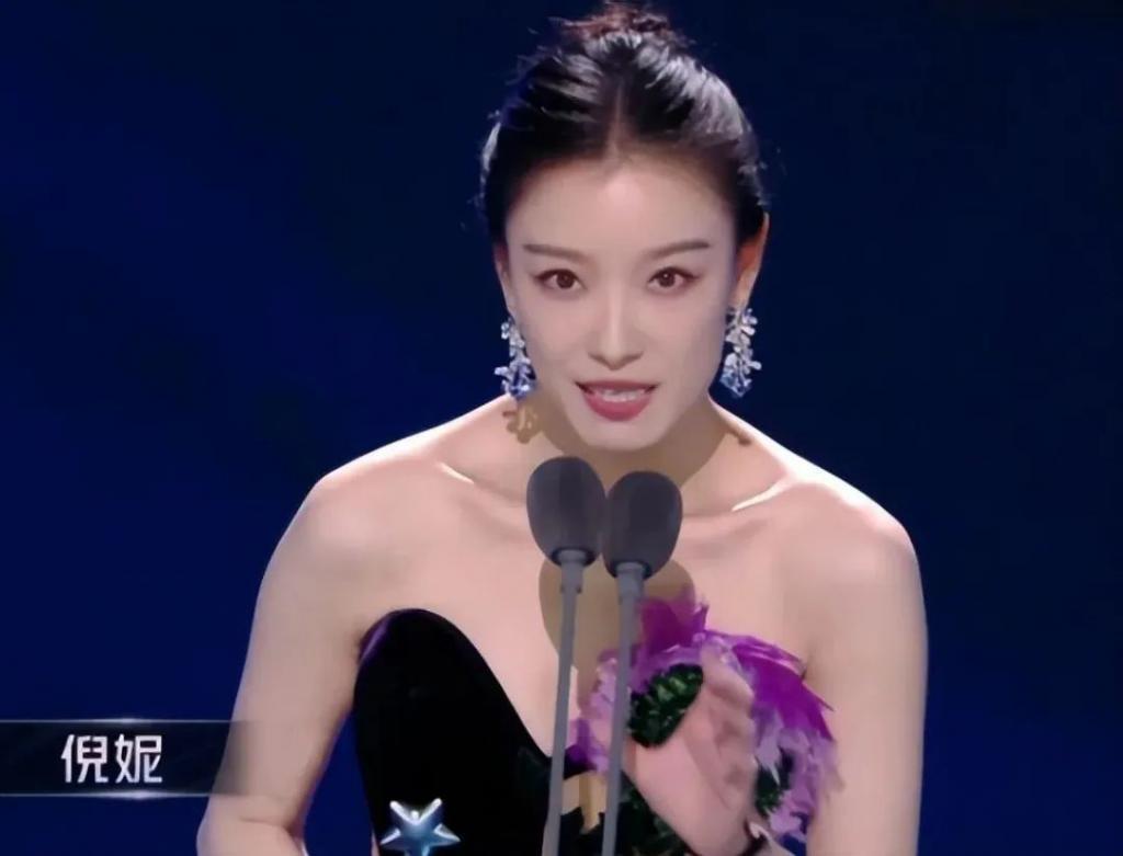 澳门这一夜！杨幂有料，倪妮诱人，但高叶只惊艳了上半身