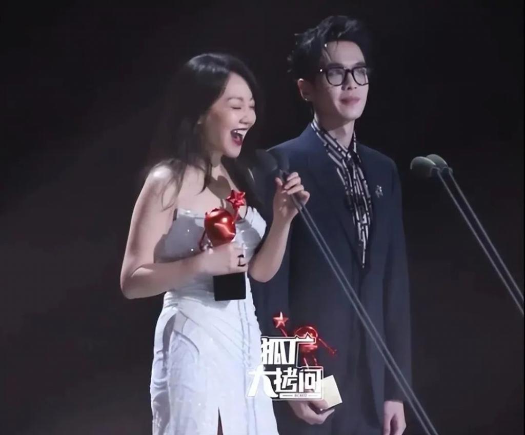 澳门这一夜！杨幂有料，倪妮诱人，但高叶只惊艳了上半身