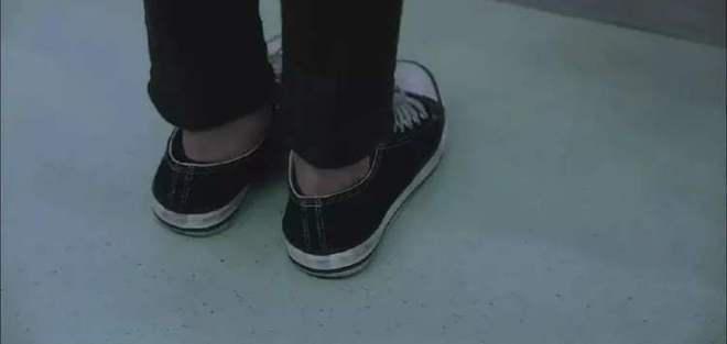 金高银,真演不了贫穷脸