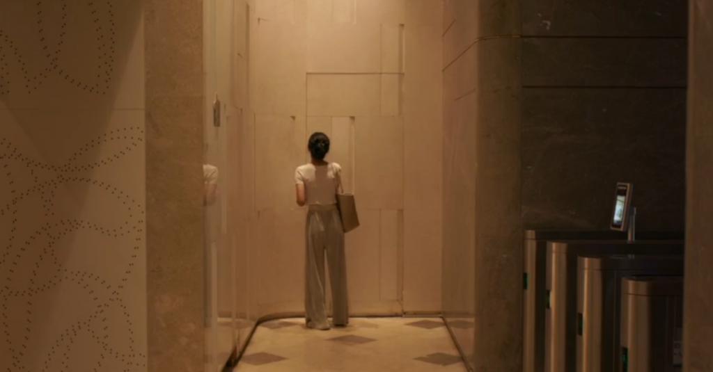 华语圈集体祝贺她，偏偏我们看不到