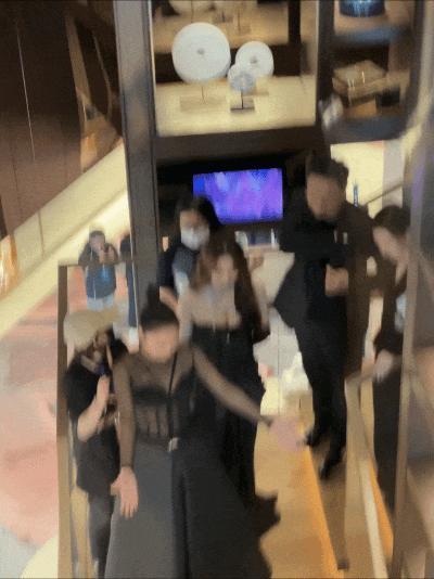 热搜！尖叫之夜6对情侣都有奖：白鹿对张凌赫翻白眼已分手，张颂文高叶超甜蜜