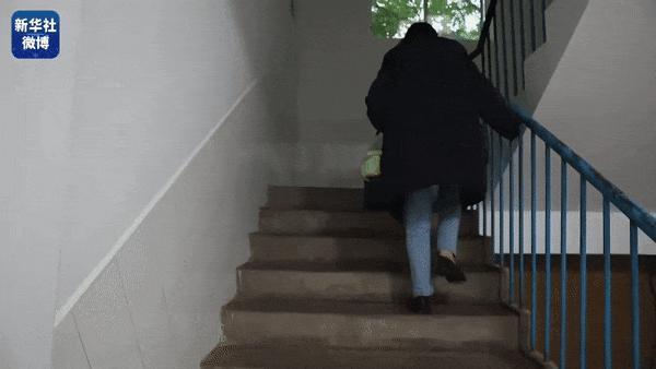 《我本是高山》被群嘲？真实的张桂梅，早已看哭无数人…