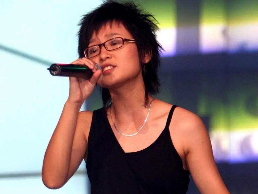 顶流被封杀，227亿男孩翻红始末