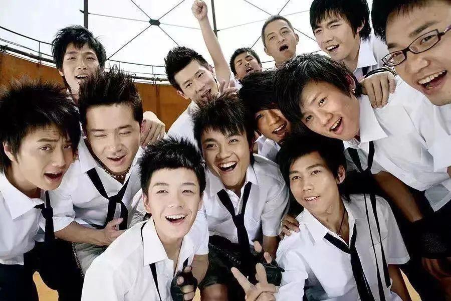顶流被封杀，227亿男孩翻红始末