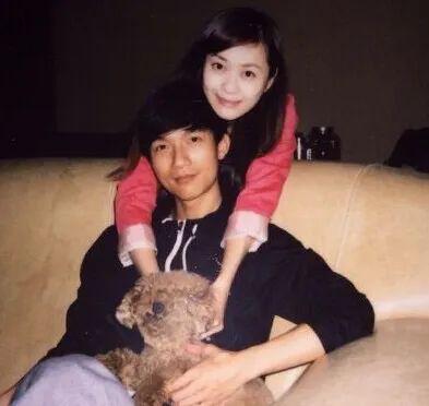 顶流被封杀，227亿男孩翻红始末