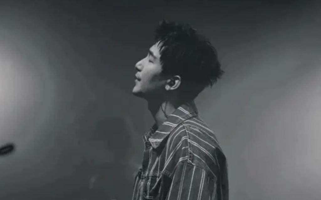顶流被封杀，227亿男孩翻红始末