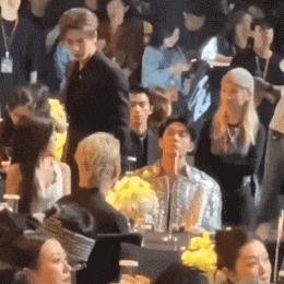 就知道你们真情侣是藏不住的…