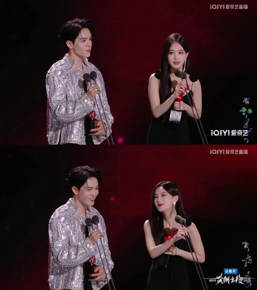 就知道你们真情侣是藏不住的…