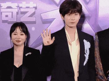 就知道你们真情侣是藏不住的…