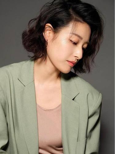 纯欲尤物啊！38岁郎月婷，着实性感迷人啊