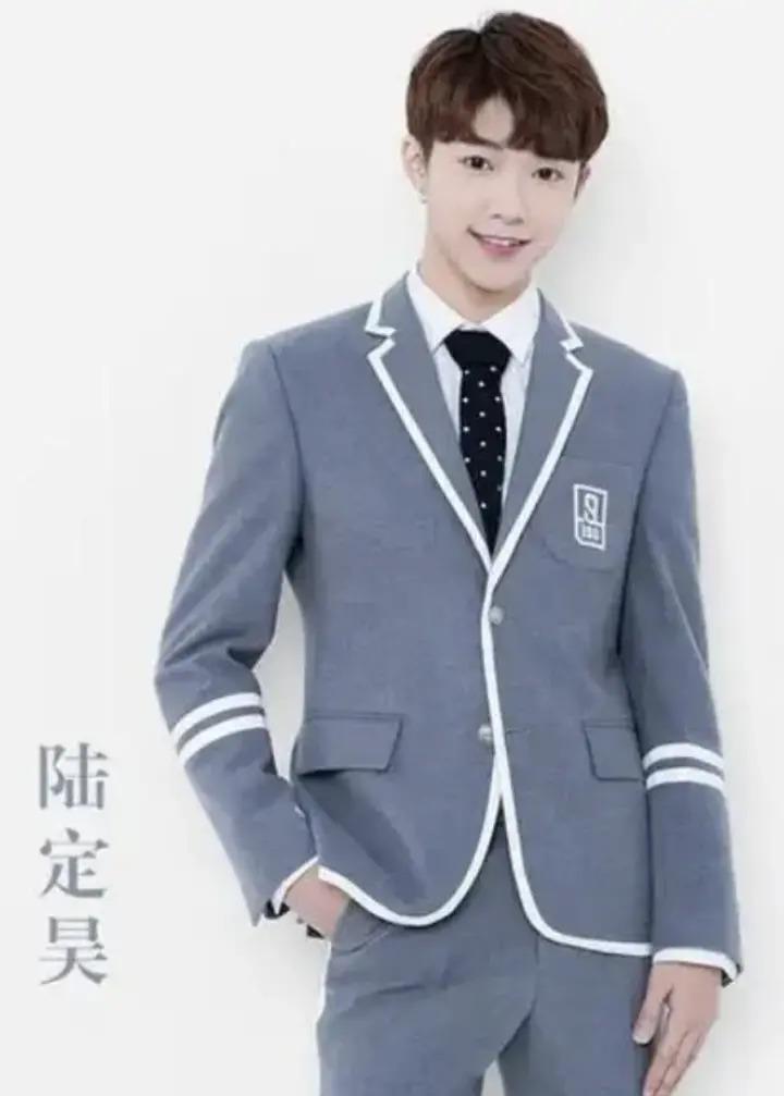 工作而已，谁又比谁高贵…