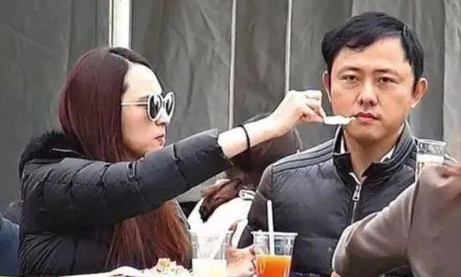 官宣！马上生5胎，富豪老公出事被抓了！