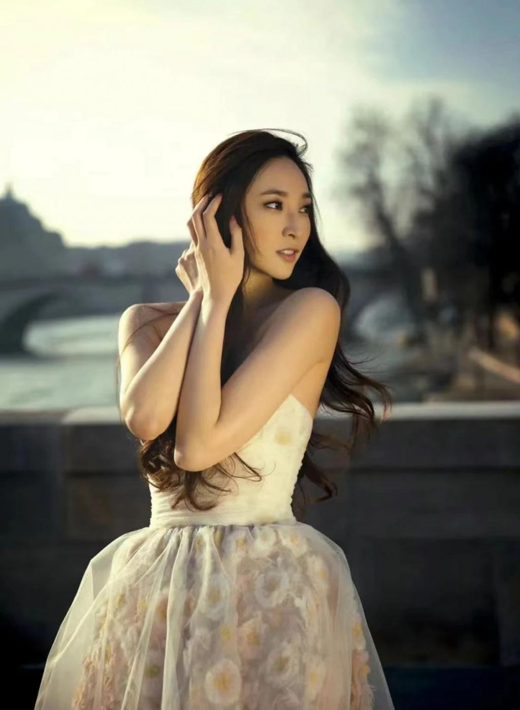 官宣！马上生5胎，富豪老公出事被抓了！