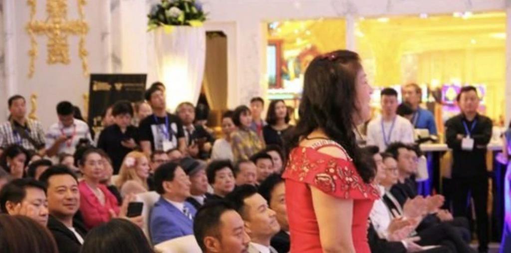 “叠码仔”全军覆没，吴佩慈与她的“赌神”男友和强悍婆婆