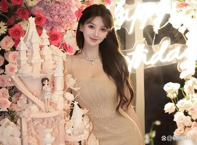 叶珂前夫曝猛料，暗指女方出轨、炒作，黄晓明被嘲眼光差