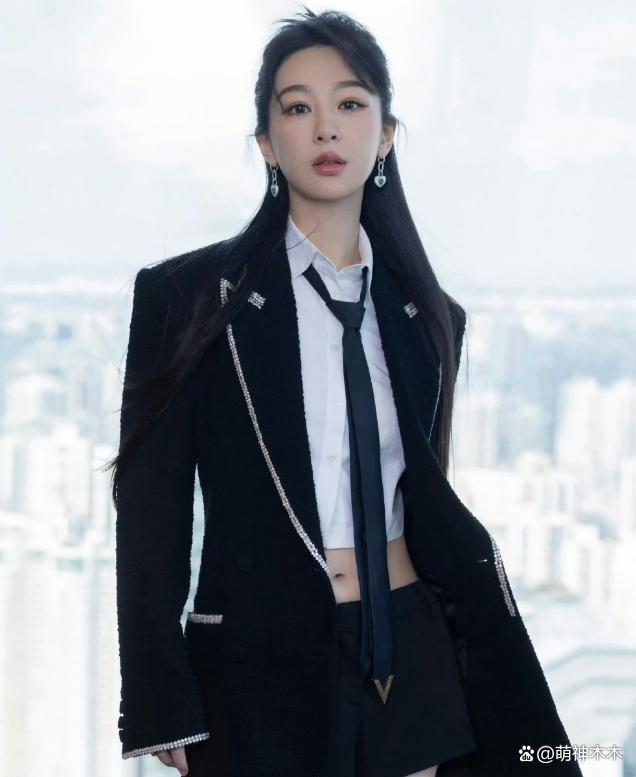 杨紫工作室再遭粉丝围攻，要求撤换造型团队，造型师怒斥