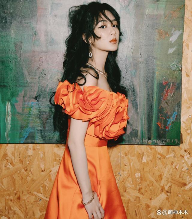 杨紫工作室再遭粉丝围攻，要求撤换造型团队，造型师怒斥