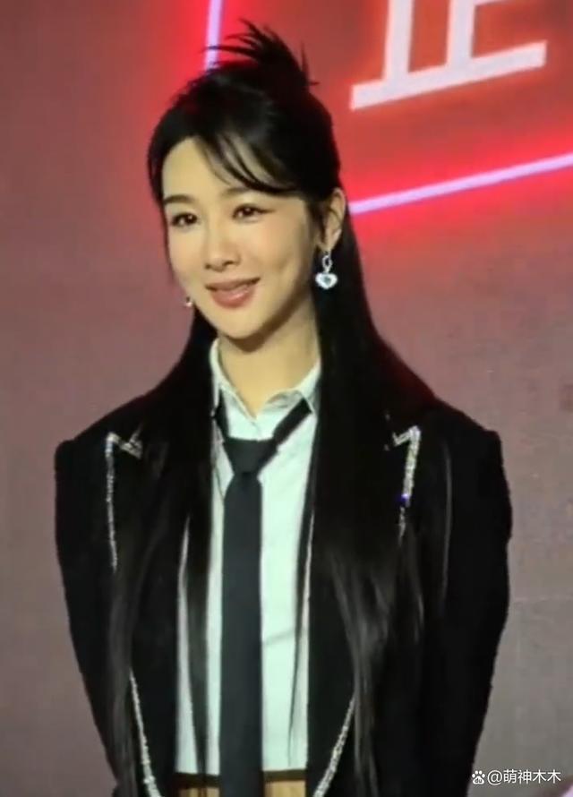 杨紫工作室再遭粉丝围攻，要求撤换造型团队，造型师怒斥