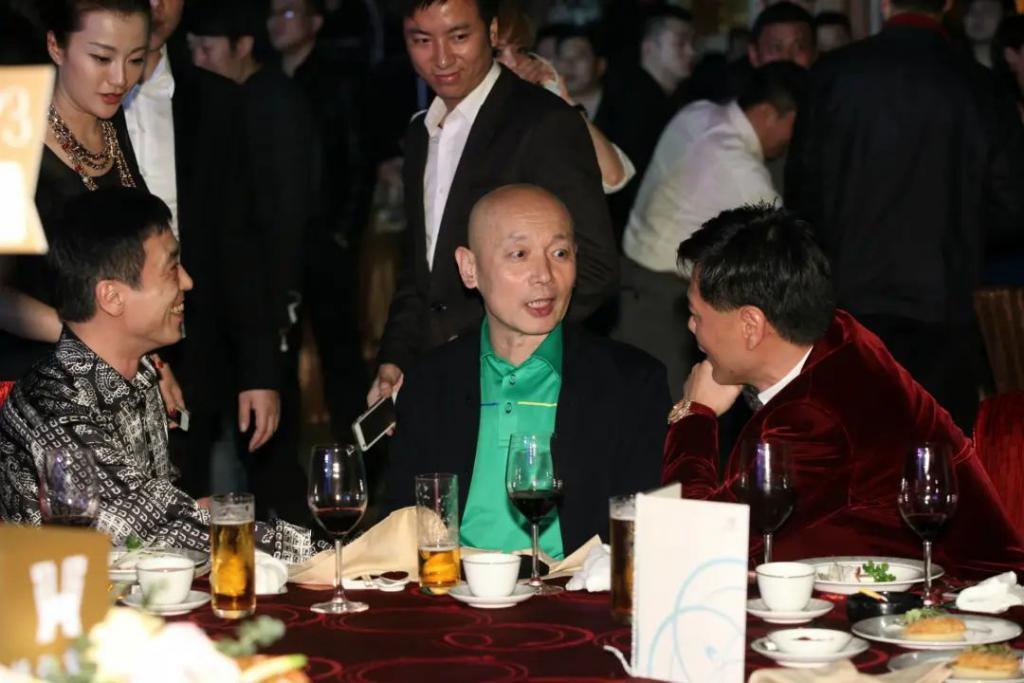 “叠码仔”全军覆没，吴佩慈与“赌神”男友和强悍婆婆