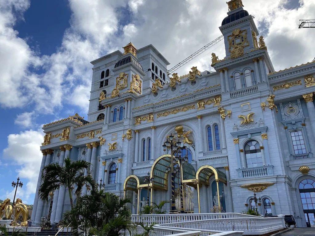 “叠码仔”全军覆没，吴佩慈与“赌神”男友和强悍婆婆