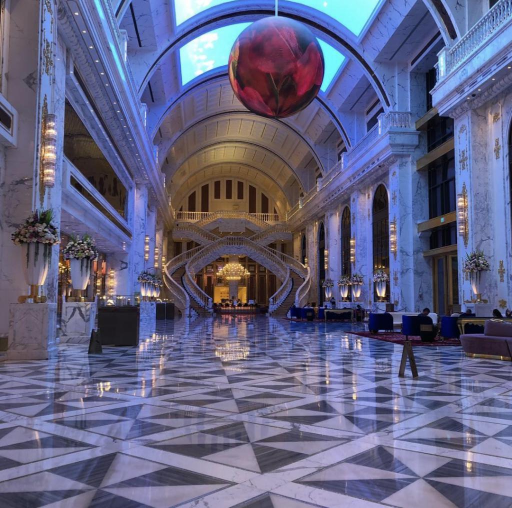 “叠码仔”全军覆没，吴佩慈与“赌神”男友和强悍婆婆