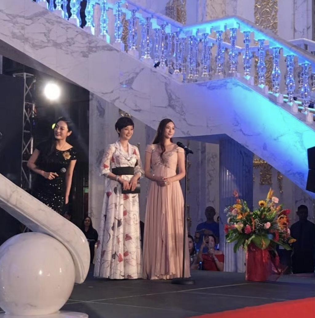 “叠码仔”全军覆没，吴佩慈与“赌神”男友和强悍婆婆